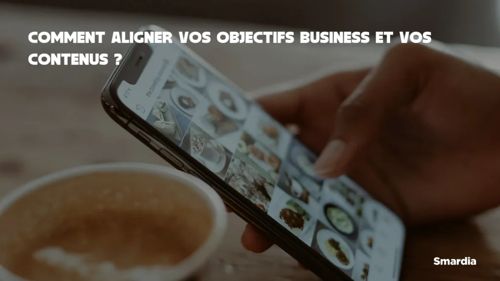 Téléphone avec un feed patisserie sur instagram.
